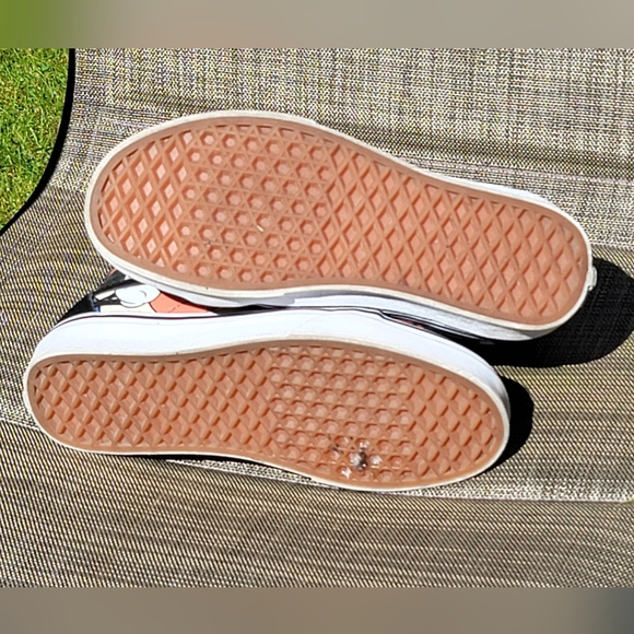 Vans Disney Sk8 Hicut Mickey & Friends Sneakers - Wmns Size 6.5 or 23cm - Picture 10 of 16